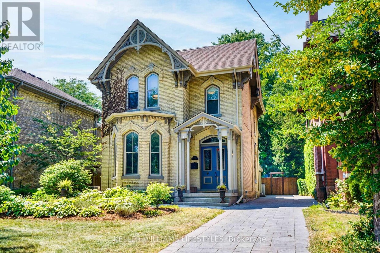 Primary Photo - 515 William St