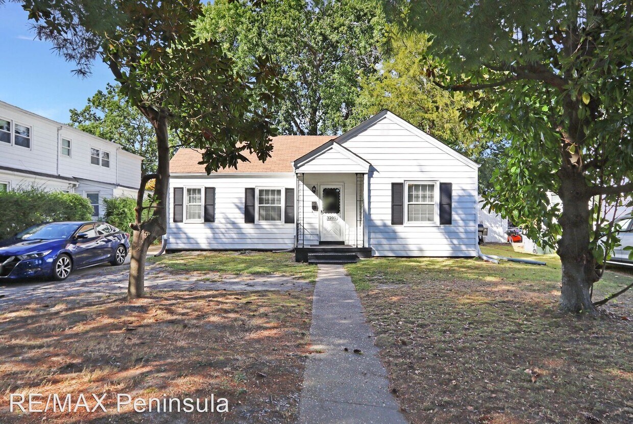 3 br, 1 bath House 3205 Matoaka Rd House Rental in Hampton, VA