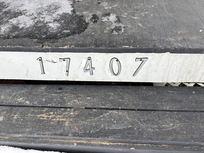 Building Photo - 17407 Woodbury Ave