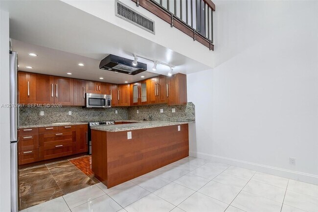 Foto del edificio - 20347 W Country Club Dr