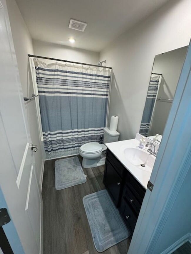 Foto del edificio - 4BR 3.5BA Townhome w/ 2-Car Garage • Quartz-Island Kitchen • Balcony in Matthews