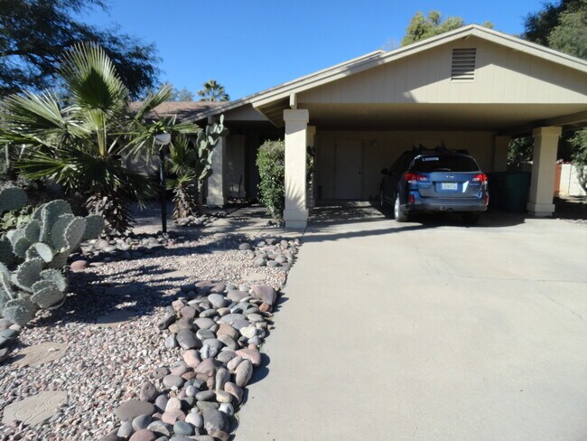 Carport - 2821 N Essel Dr