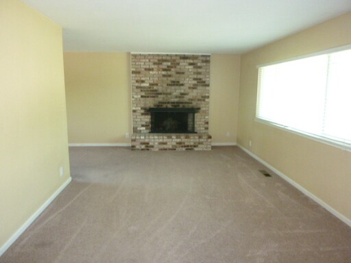 Building Photo - 7762 Applewood Way
