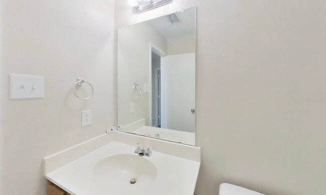 Foto del edificio - Welcome Home: Beautiful 4-Bedroom Single-Family Gem