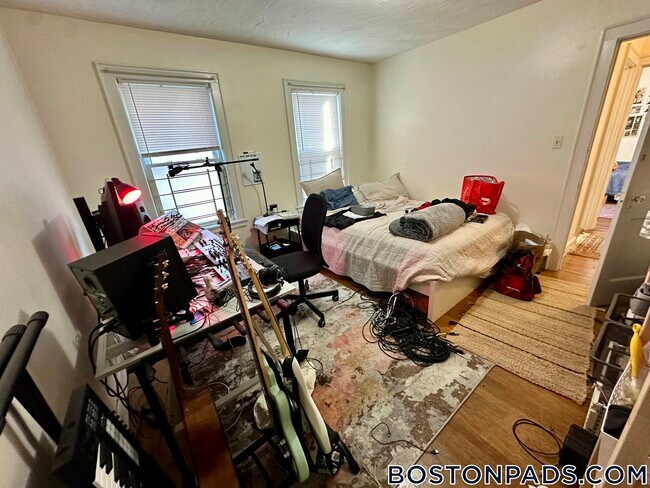 Foto del edificio - 262 Corey Rd
