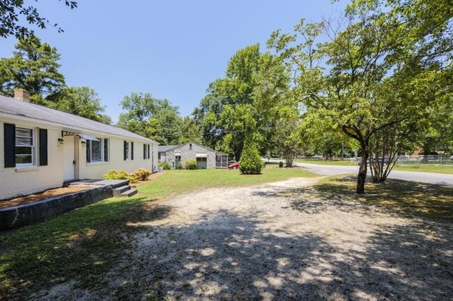 Building Photo - 7221 Patricia Dr