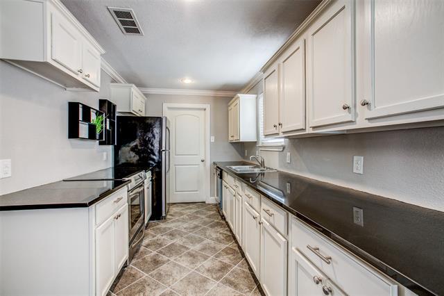 Foto del edificio - 2906 Sharpview Ln