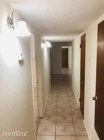 Building Photo - 2 br, 1 bath Duplex - 1615 W Nolana Ave /1...