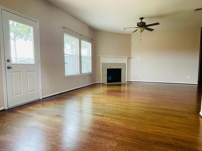 Building Photo - 611 Blue Oasis Ct