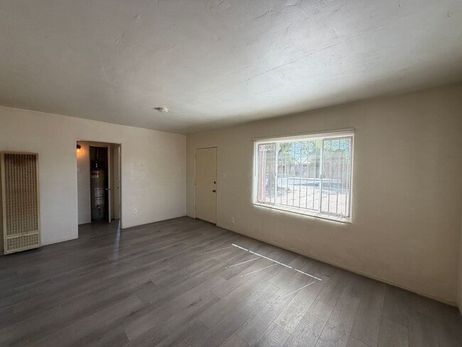 Building Photo - 2 Bedroom Single Story Home Available Near San Mateo Blvd NE & Constitution Ave NE!