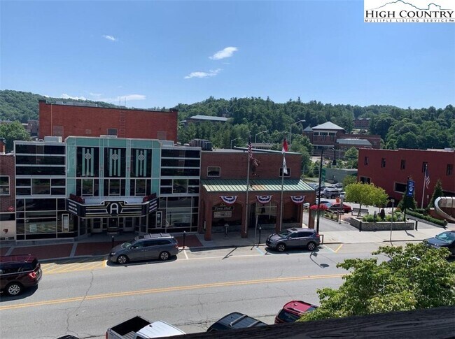 Foto del edificio - 116 Grand Blvd