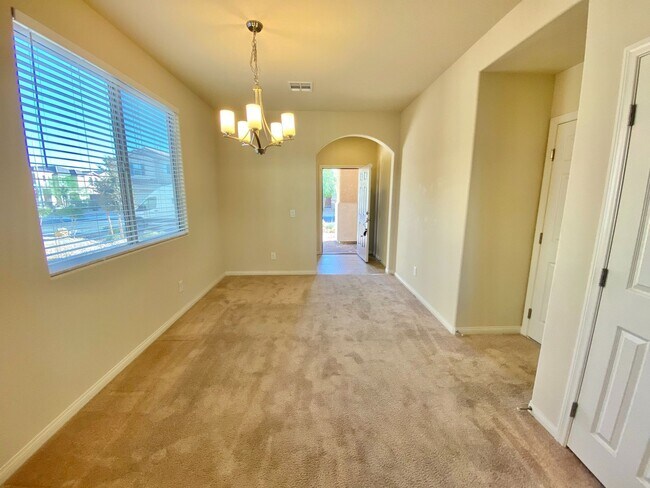 Foto del edificio - Modern 3-Bedroom Home in Spring Valley – M...