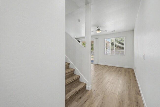 Building Photo - 136 W Latona Rd