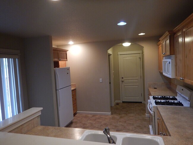 Foto del edificio - 1214 NE Littleton Ln