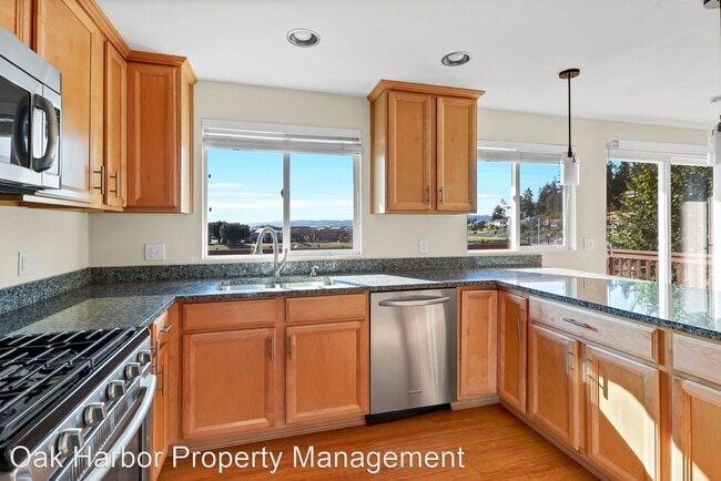 Building Photo - 3 br, 2 bath House - 2262 Cove Dr