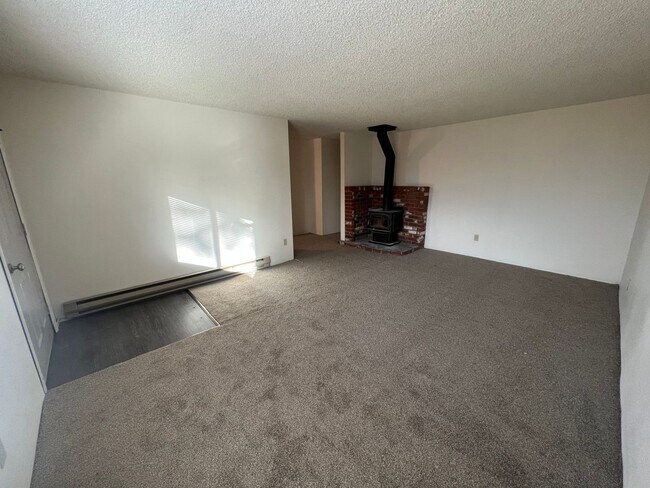 Foto del edificio - Charming 2-bedroom, 1-bathroom in Prime Lo...