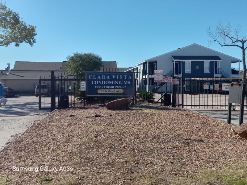 Foto del edificio - 10110 Forum Park Dr