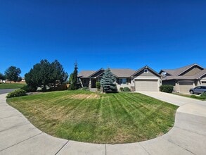 Building Photo - 928 W Stirlingview Dr