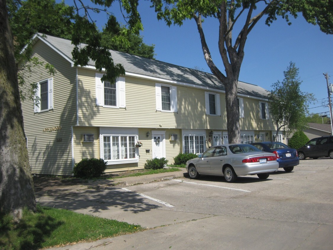 322 S 1st St, La Crescent, MN 55947 Apartments in La Crescent, MN