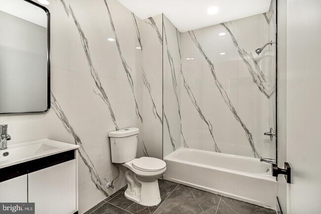 Photo - 182 E Huntingdon St Apartment