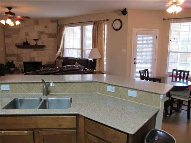 Foto del edificio - 15505 Staked Plains Loop