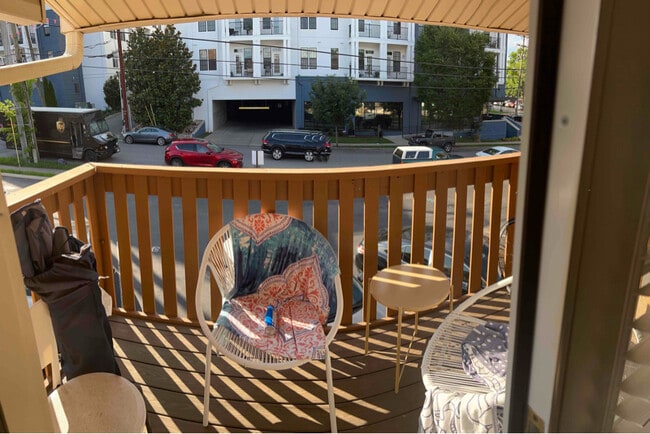 Building Photo - 2122 Acklen Ave