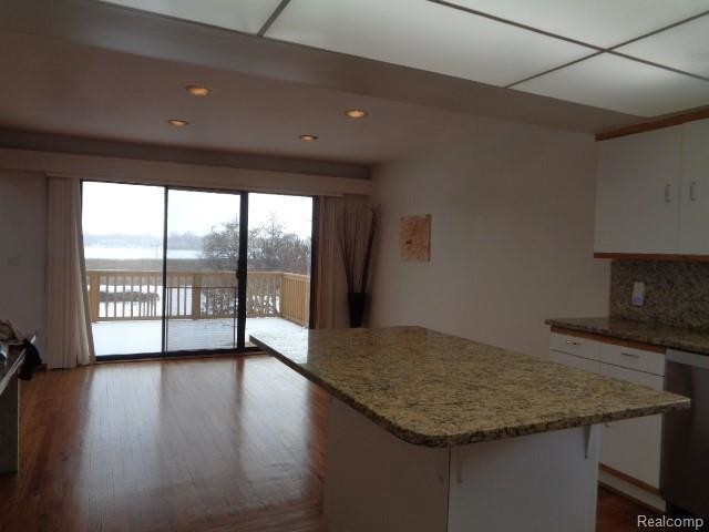 Foto del edificio - 1825 Long Pointe Dr