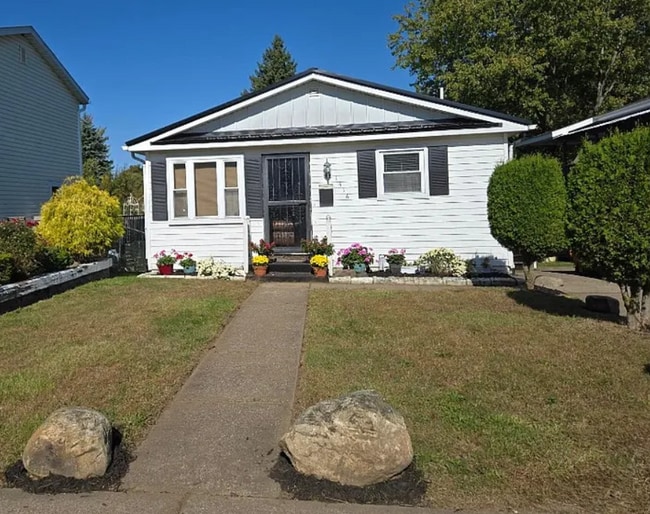 Front - 1416 E 35th St