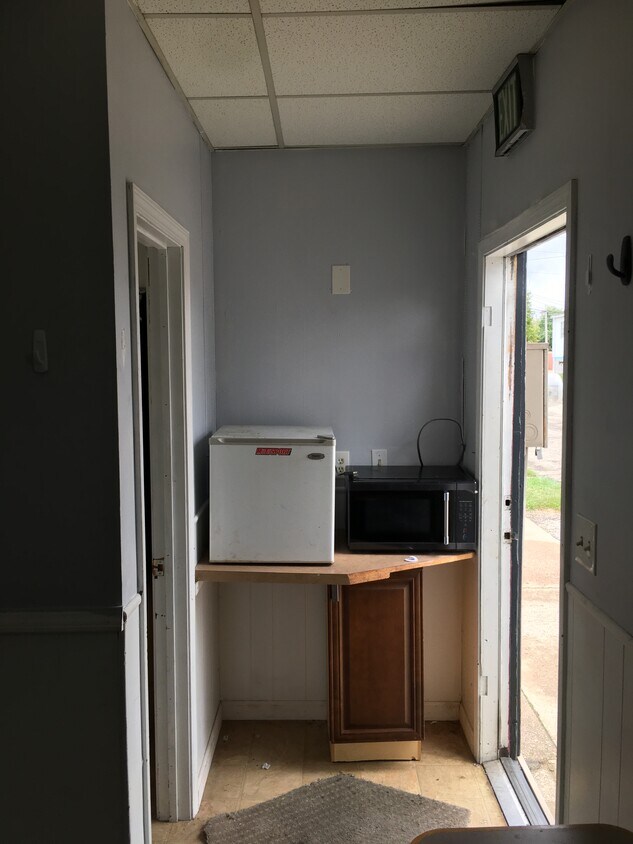 727 Wooster Rd W Unit Apt 5, Barberton, OH 44203 Apartments in