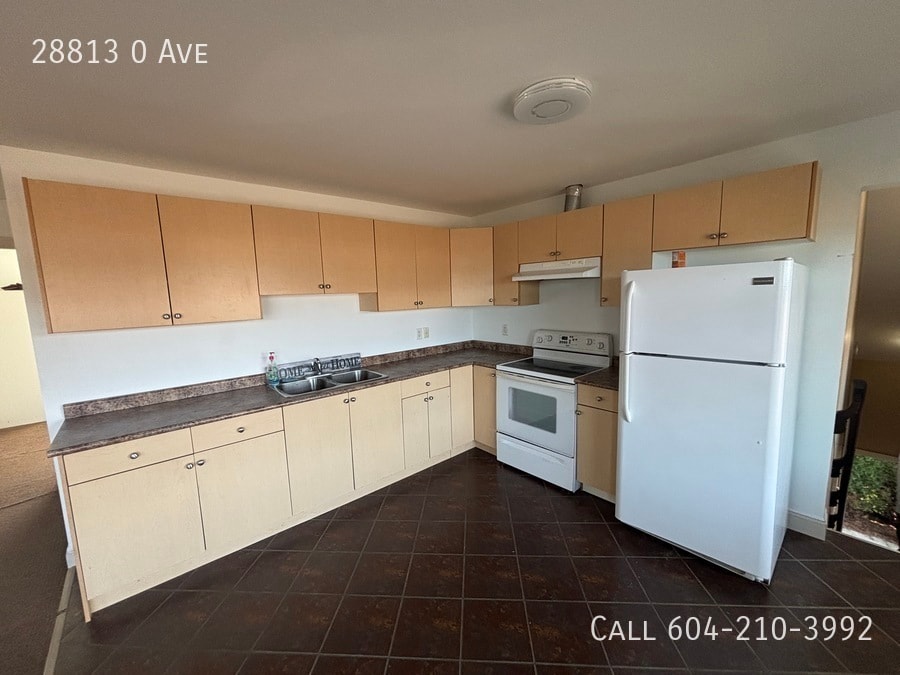 Building Photo - Modern Farm Coach House