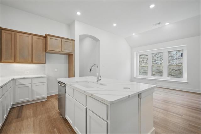 Building Photo - 5060 Westhaven Cir