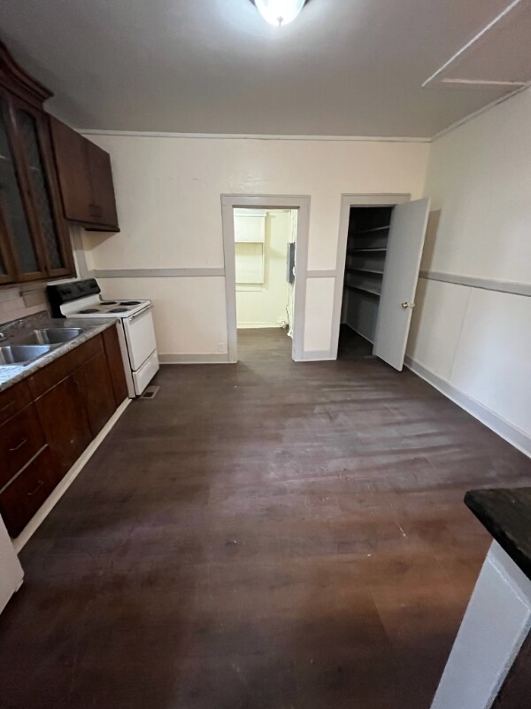 Foto del edificio - 5309 Acadia Terrace