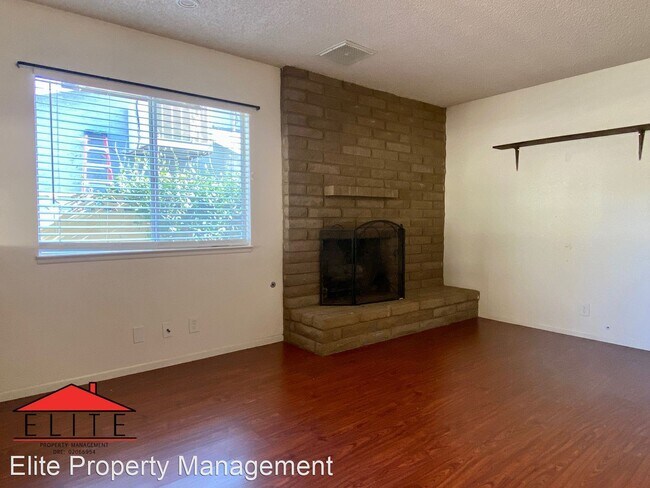 Foto del edificio - 4 br, 2 bath House - 1039 N. Sherri St.