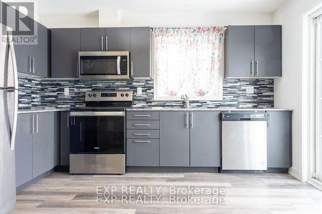 Building Photo - 205-205 W Oak Trl
