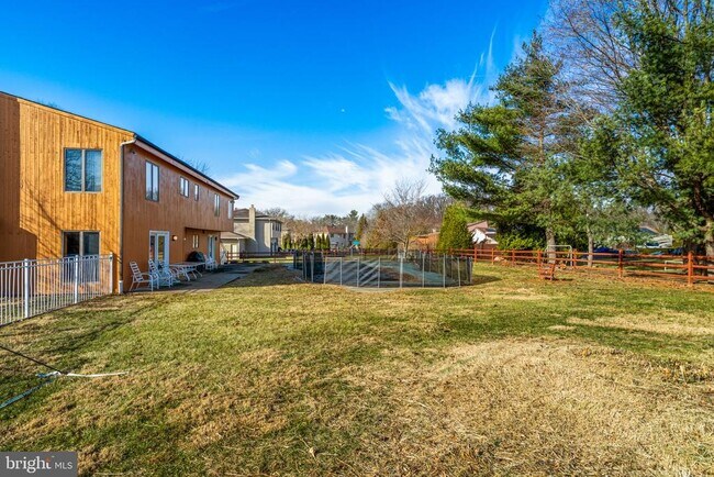 Building Photo - 509 Long Ln