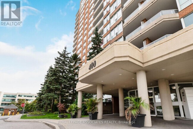 Photo du bâtiment - 400-1400 McLevin Ave
