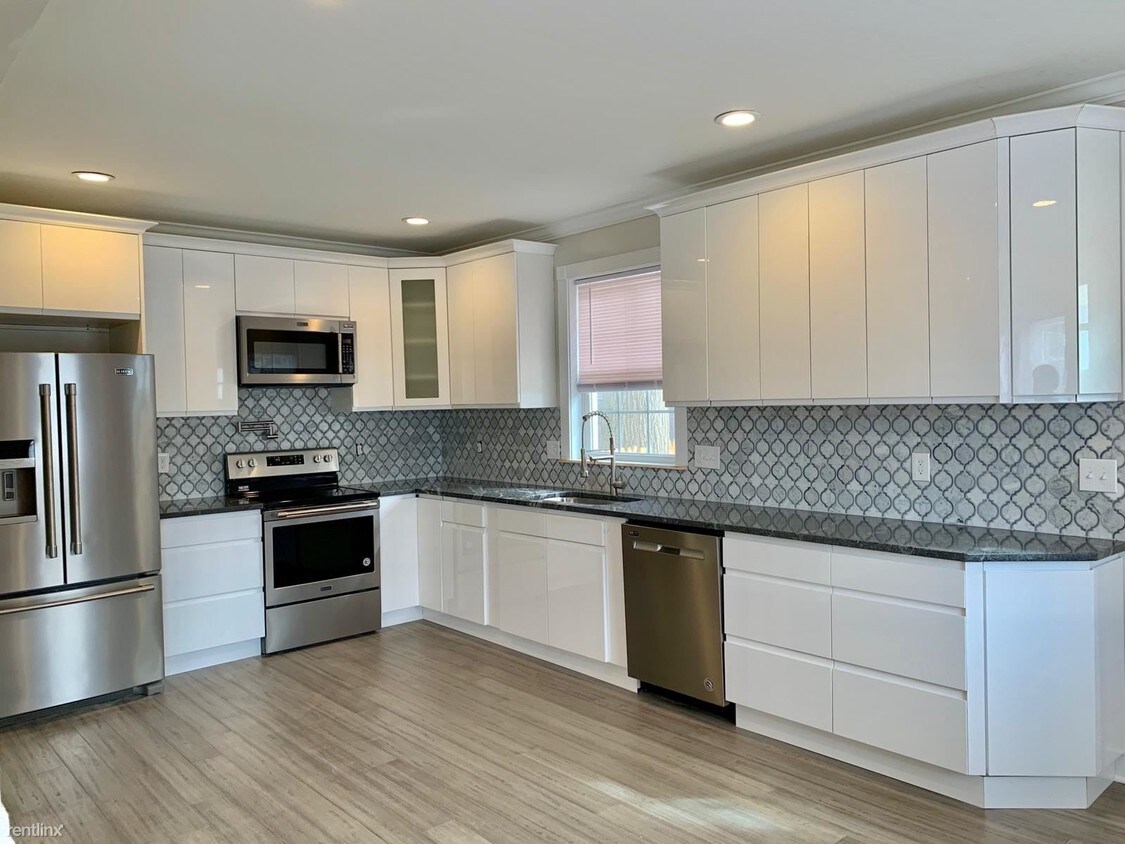 Primary Photo - 4 br, 2 bath House - 617 Dixwell ave