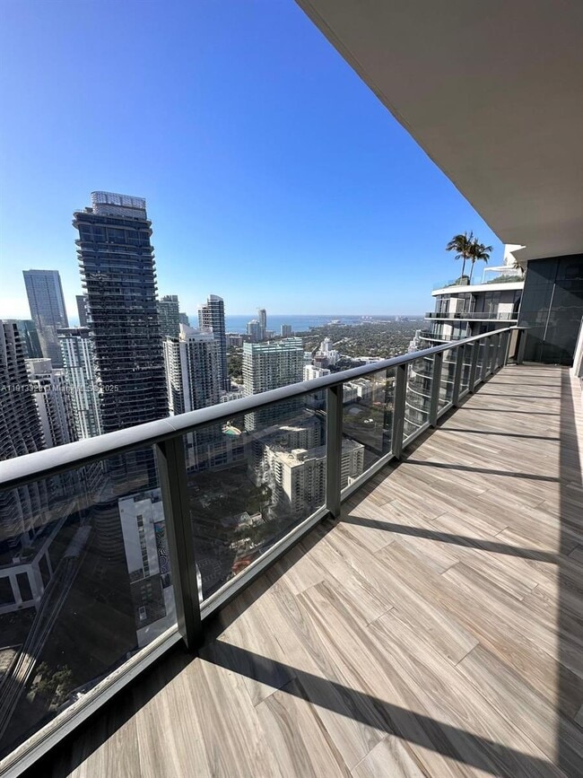 Building Photo - 801 S Miami Ave