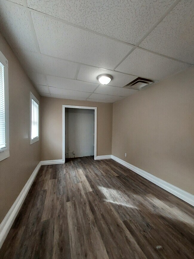 Foto del edificio - 401 N Mulberry St
