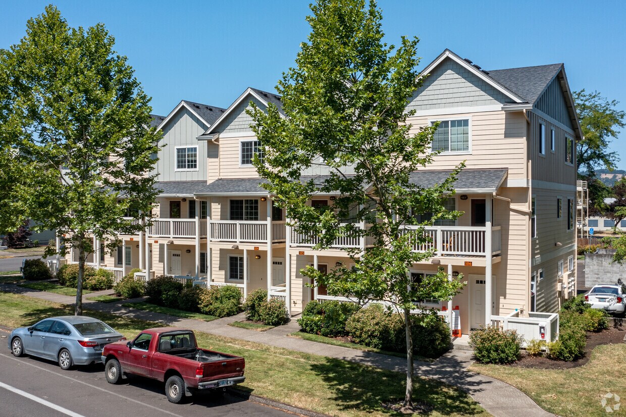 Foto principal - 2535 NW Taylor