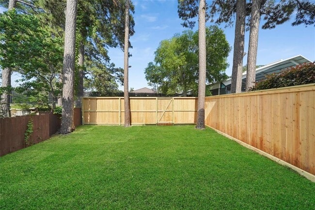 Building Photo - 3230 Poe Dr