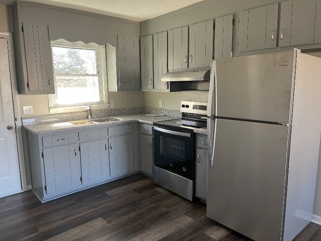 Foto del edificio - 305 Houseal St