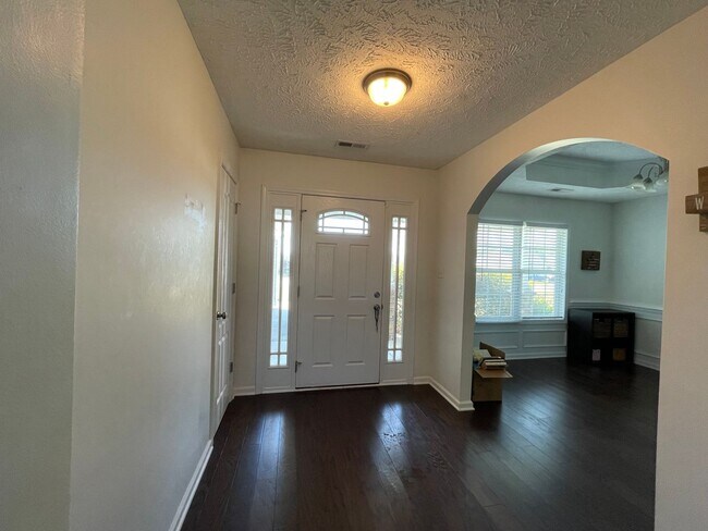 Foto del edificio - 113 Cypress Manor Ct