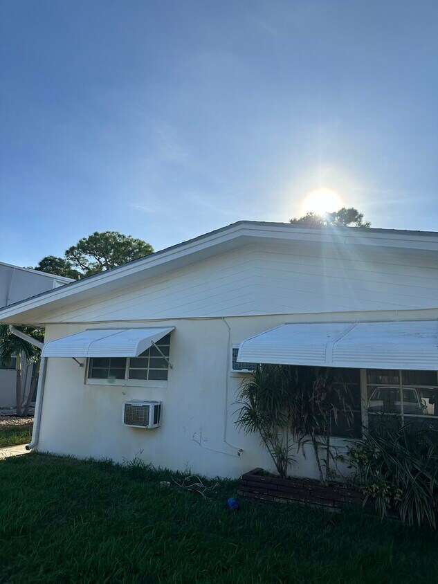 Foto principal - 3049 NE 20th Ter