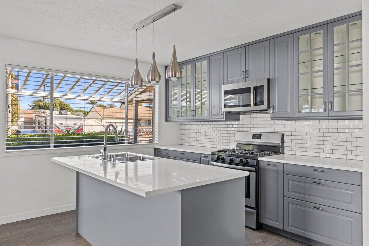 Foto principal - 8027 Handley Ave