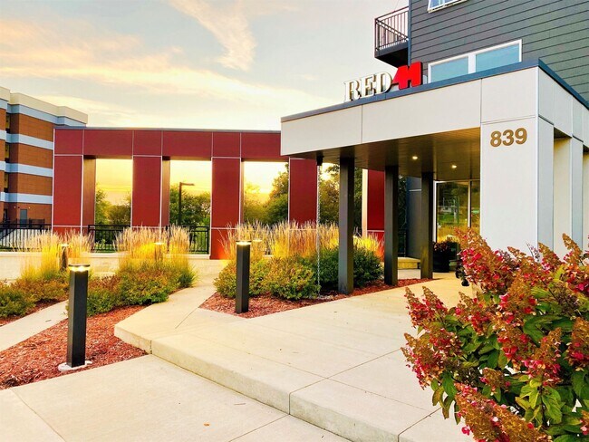 Foto del edificio - Red44 | Luxury Apartments