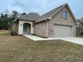 Building Photo - 525 Oakley Blvd