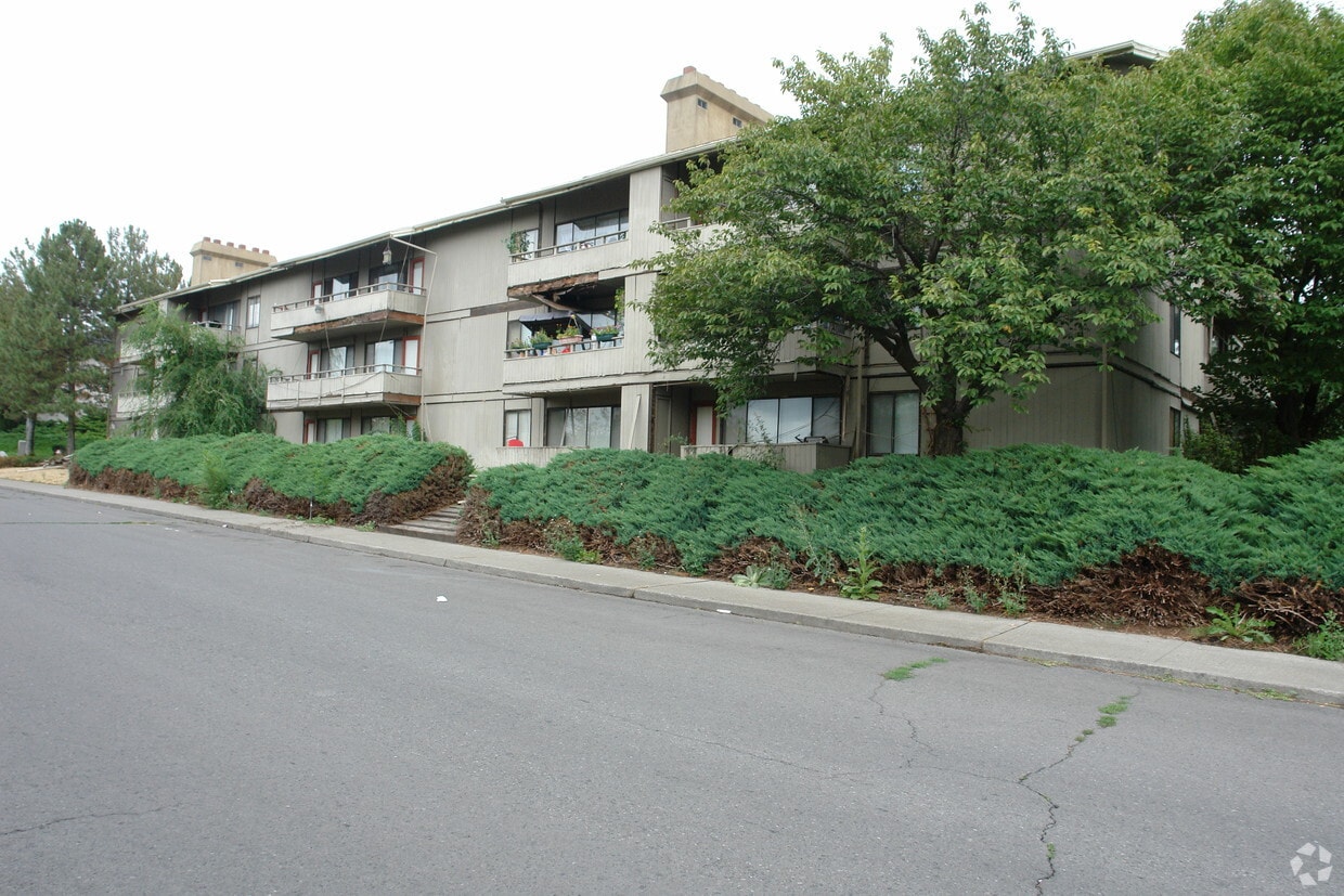 Velo Apartments Spokane Apartments at 1842 E South Riverton Ave