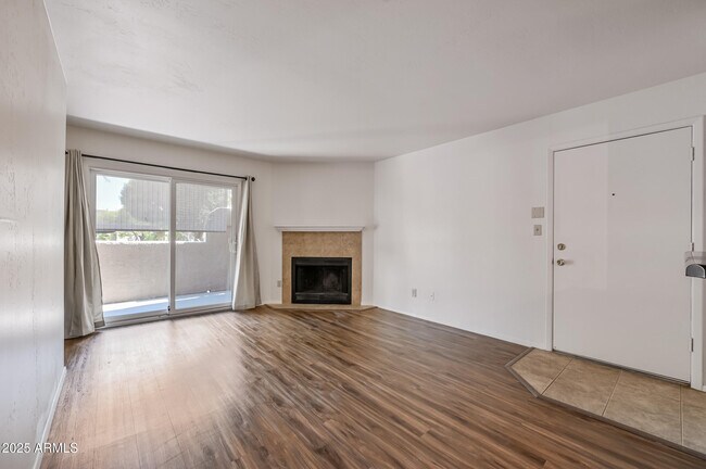 Foto del edificio - 3845 E Greenway Rd