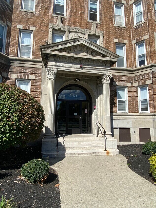 Foto principal - 1175 Boylston St